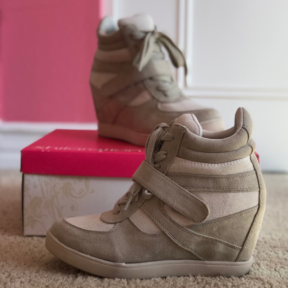 Xhilaration Womens Wedge